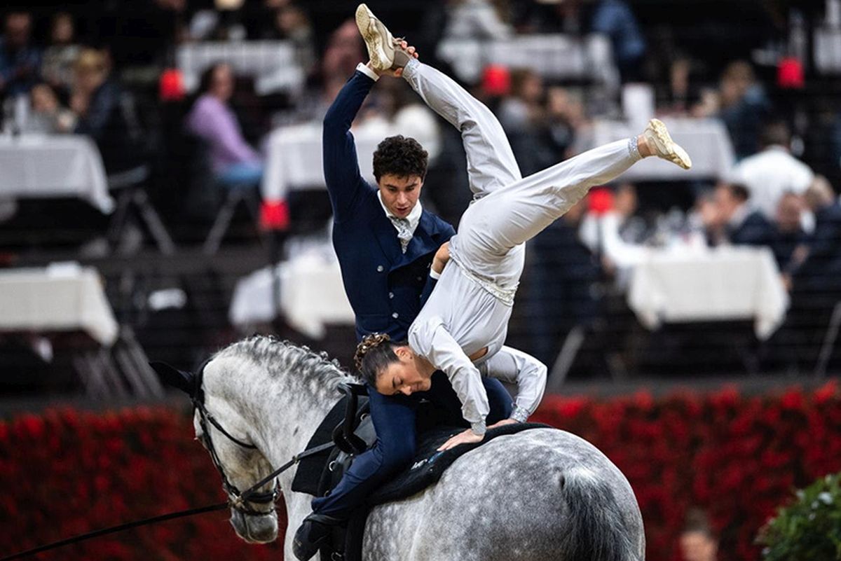 Equitazione azzurra d'oro in Coppa del mondo nel pas de deux - Lombardia  Live 24